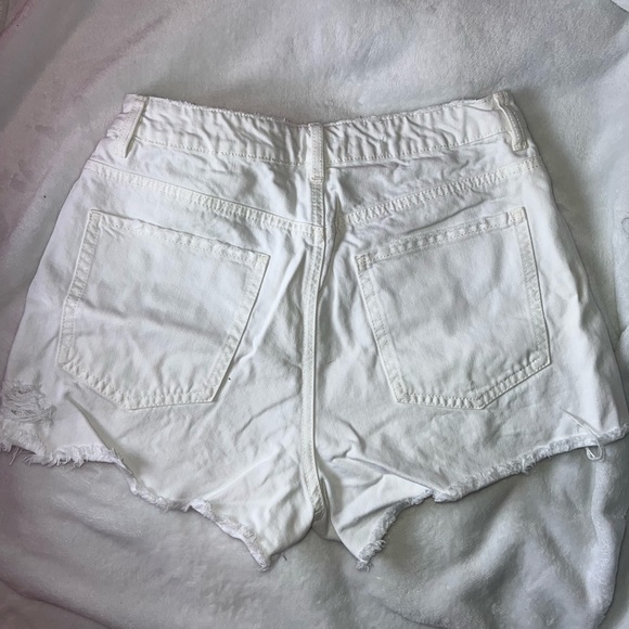 ♡GARAGE White Festival Shorts - Picture 3 of 4